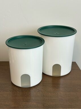 2 TUPPERWARE ONE TOUCH REMINDER WINDOW CANISTERS C AND D WITH GREEN SEALS